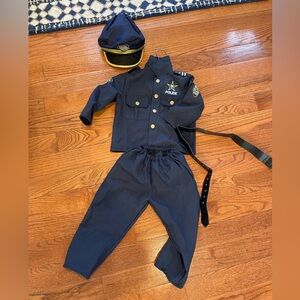 Boys 2t Police costume. Like new.